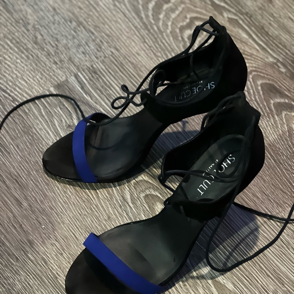 Shoes - Picture 5 of 8